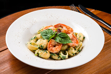 Delicious Italian pasta with shrimp and spinach