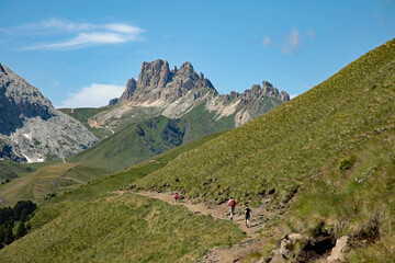 Wandern zu den Rosszähnen