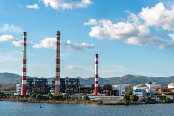 Obraz premium Thermoelectric 'Antonio Maceo' in Santiago de Cuba, Cuba