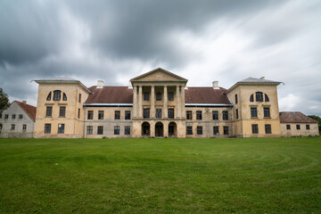 Fototapeta na wymiar view of the Kolga Manor House in northern Estonia