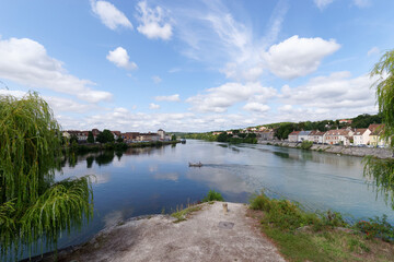 Fototapeta na wymiar Seine and Yonne river in Montereau-Fault-Yonne city