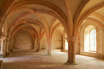 Fototapeta na wymiar Bourgogne - Côte-d'Or - Abbaye de Fontenay - La salle capitulaire