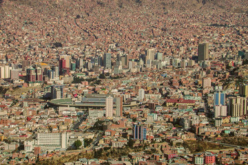 La Paz ville, capitale de la Bolivie avec le mont Huayna Potosí et ciel bleu en toile de fond