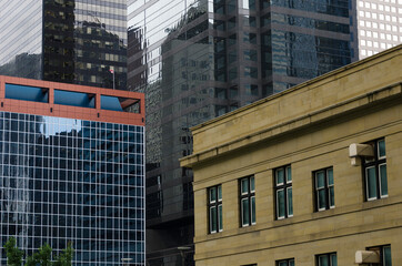 Architektonische Gegens&auml;tze in Downtown Calgary, Kanada
