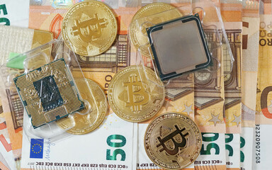 Monedas de Bitcoin o criptomonedas con dinero real en euros de fondo y microprocesadores de...