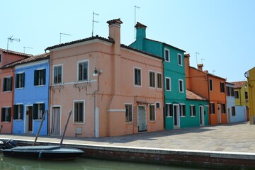 Fototapeta na wymiar maisons colorées Burano proche Venise