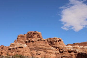 Fototapeta premium rock formation in Moab with blue sky 