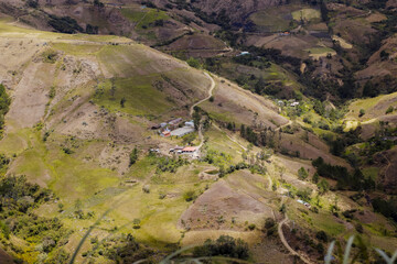 Paisaje de campo abierto en día nublado, Ecuador