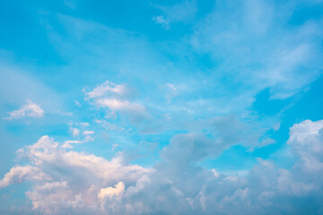 Fototapeta na wymiar blue sky and white cloud background on daytime