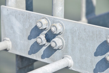 鳥飼大橋橋脚のボルトナット