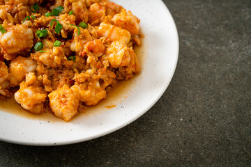 stir-fried shrimps with garlic and shrimps paste