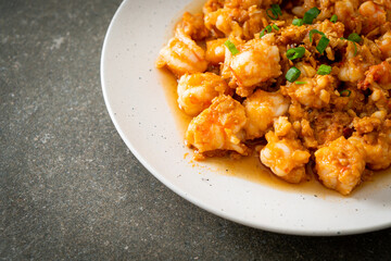 stir-fried shrimps with garlic and shrimps paste