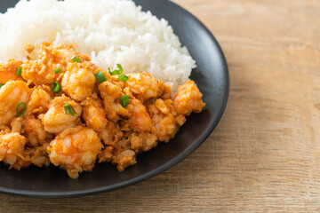 stir-fried shrimps with garlic and shrimps paste