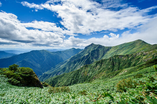 谷川岳」の写真素材 | 4,421件の無料イラスト画像 | Adobe Stock