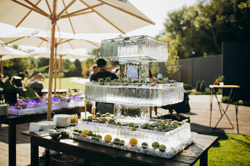 serving oysters on ice