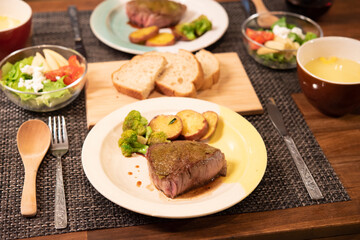 日本の食卓,ビーフステーキ,ワサビ醤油ソース