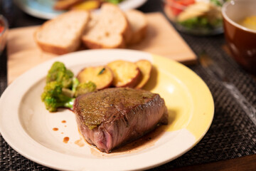 日本の食卓,ビーフステーキ,ワサビ醤油ソース