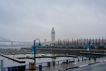 Fototapeta premium カナダ、ケベック州、モントリオールの観光名所を旅行する風景 Scenes from a trip to Montreal, Quebec, Canada 