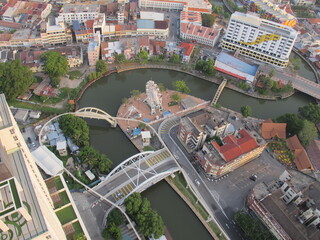 Obraz premium Kuala Lumpur - 25 July 2019: Cityscape of the city, Capturing the buildings and city view from the tourist level of the highest building in the city, Petronas Twin Tower.