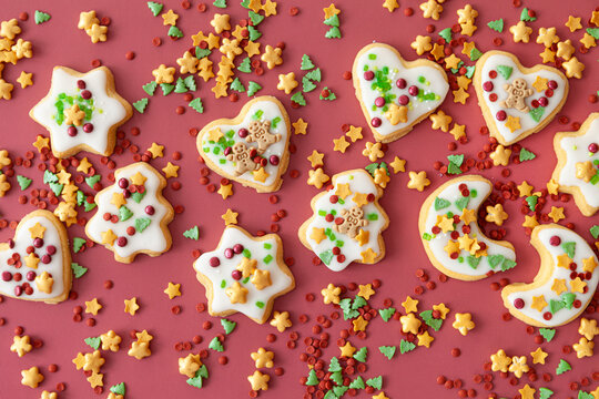 Bunte Plaetzchen zu Weihnachten - Powered by Adobe