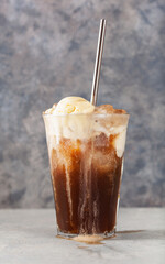 american ice cream float with cola