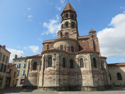 Cath&eacute;drale de Brioude, Haute-Loire, Auvergne, France, 100 Plus Beaux D&eacute;tours de France