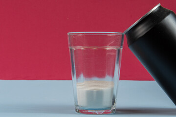 comparison of the amount of sugar in a can of soda