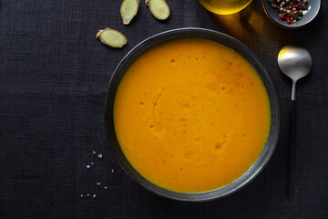 Oriental lentil soup with ginger