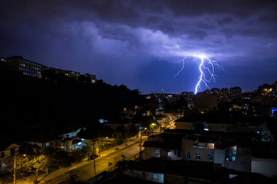 Sequencia de registros fotogr&aacute;ficos de uma tempestade no Lins de Vasconcelos_zona norte do Rio de janeiro,Brsil.