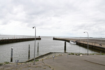 Blick auf die Eider und die Nordsee am Eider-Sperrwerk