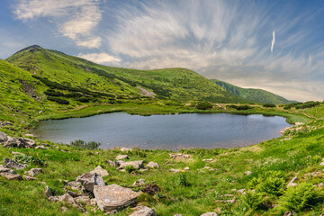 Fototapeta na wymiar Beautiful mountain lake Nesamovyte in the Ukrainian Carpathians