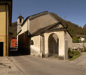 Fototapeta na wymiar Chapel in the Swiss village of Lostallo, Canton of Grisons