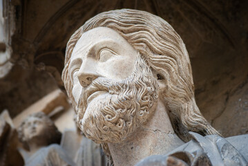 Statue Beau-Dieu de la cathédrale de Reims