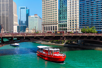 Sightseeing cruise at Chicago river