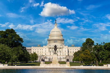 Fototapeta premium The United States Capitol building