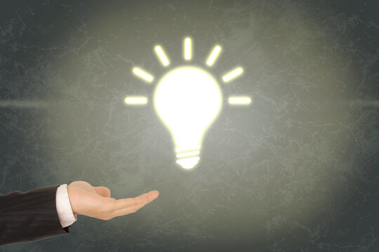 電球やひらめき Light bulb and idea, finding the right piece for solution, innovation and creation
