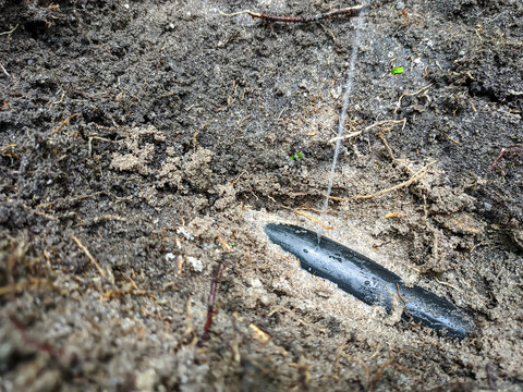 A 25mm pipe poly planted in the ground had a small leak.
