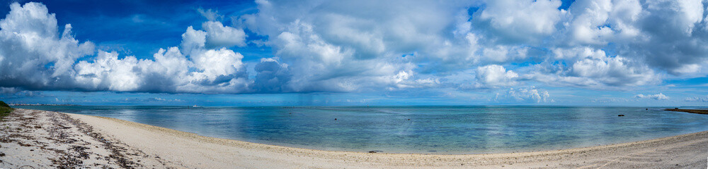 sea and clouds