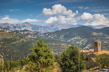 Fototapeta na wymiar Bergpanorame in den Pyrenäen