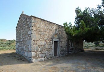 Fototapeta na wymiar L'église Sainte-Croix (Timios Stavros) sur le site antique de Lyctos en Crète