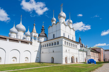 Fototapeta na wymiar Church of Resurrection in the Rostov Kremlin