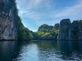 フィリピンのパラワン州エルニドの自然を観光している風景 Scenery of nature sightseeing in El Nido, Palawan, Philippines.