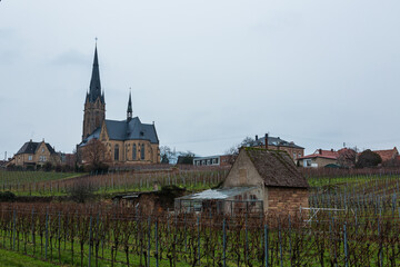 ドイツ　イデンコーベン聖ルートヴィヒ教会とヴィンヤード