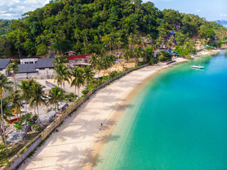 Naklejka premium フィリピンのパラワン州エルニド周辺をドローンで空から撮影した空撮写真 Aerial photo taken from the sky with a drone around El Nido, Palawan, Philippines.