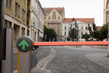 Automatic car park barrier