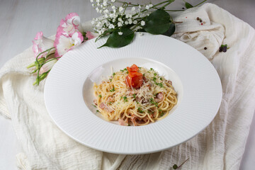pasta with tomato sauce