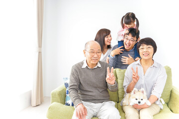 三世代 ファミリー 集合写真イメージ