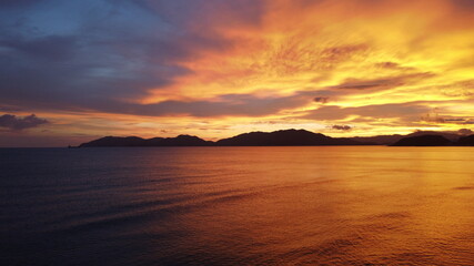 マジックアワーの日本の景色！夕日と海