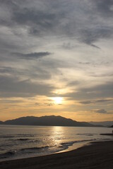 マジックアワーの日本の景色！夕日と海