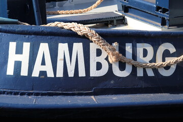 Kutter mit dem Namen Hamburg